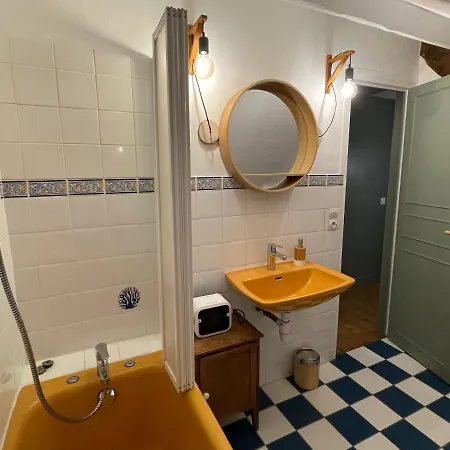 Clos Sanouva, Fougere Pansiyon *