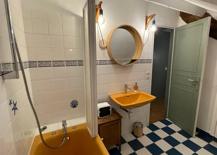 Clos Sanouva, Fougere Séjour chez l'habitant *